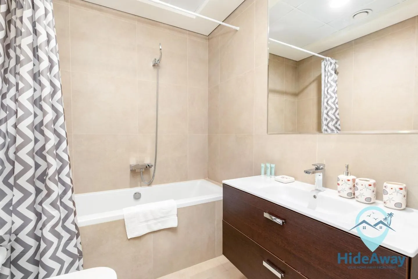 2Br Cozy Elegant 3 Min To Beach Dubai Marina Apartment